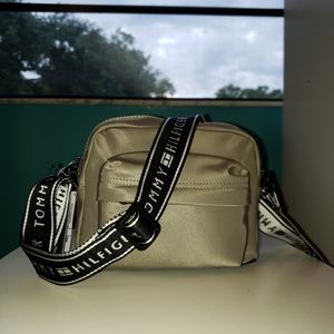 Tommy Hilfiger Purse Crossbody Bag